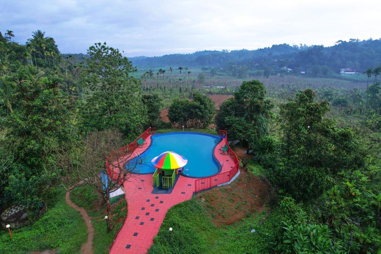 Clay Resort By Bestinn Leisure - Wayanad Padinjarathara Buitenkant foto