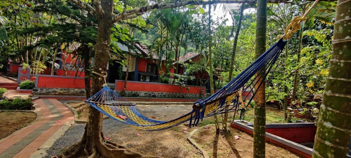 Clay Resort By Bestinn Leisure - Wayanad Padinjarathara Buitenkant foto